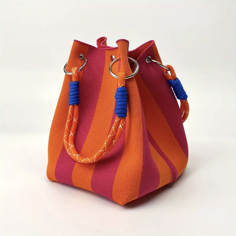 Borsa a secchiello in maglia a righe