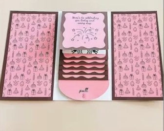 ⏰ Offerta a sorpresa: OGGI COMPRI 1 E NE RICEVI 1 GRATIS!!! 🎄 Oltre 50.000 venduti! 🎁✨ Portacard natalizio a forma di libro - Una sorpresa artigianale per Natale, design festivo e la magia di un regalo fatto col cuore 🎅