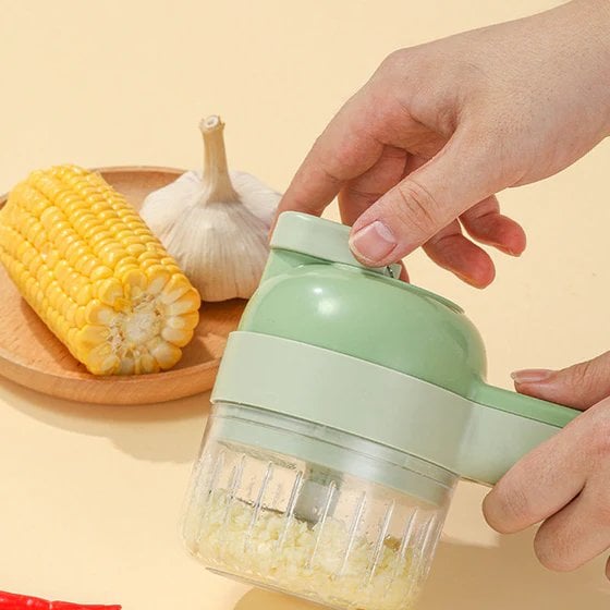 🥳2026 BESTSELLER✨Set tagliaverdure elettrico portatile 5 in 1🥕Affetta, trita e sminuzza in pochi secondi. Ricaricabile, design compatto, lame multiple intercambiabili.