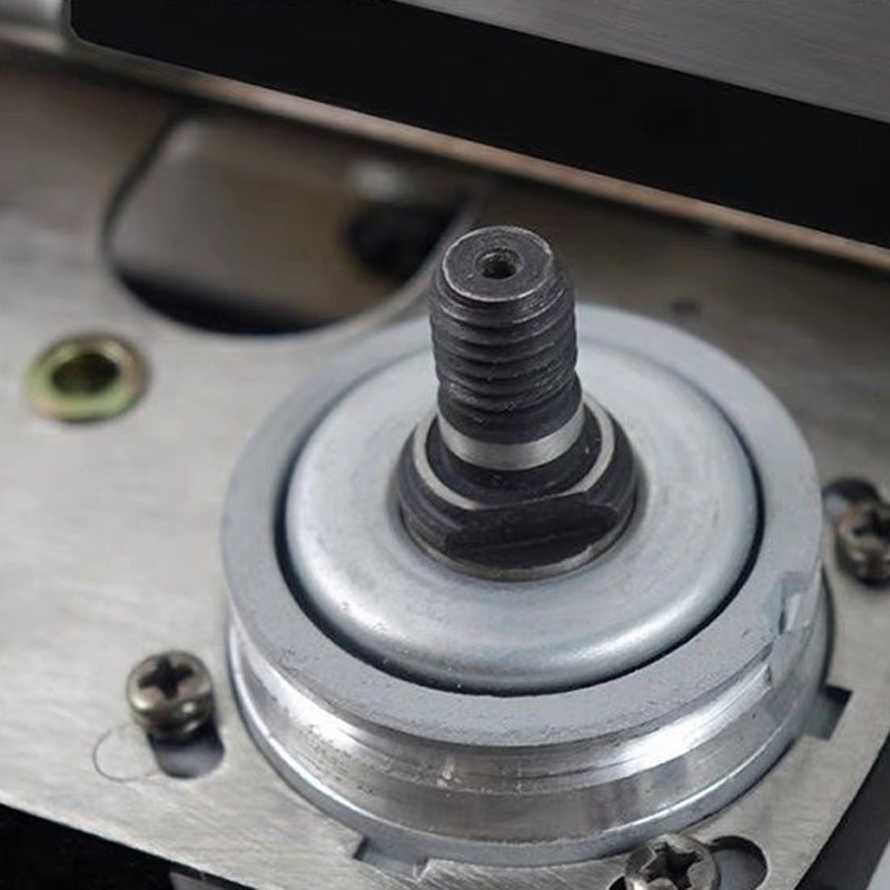 Supporto per smerigliatrice angolare per il taglio di smussi a 45° delle piastrelle