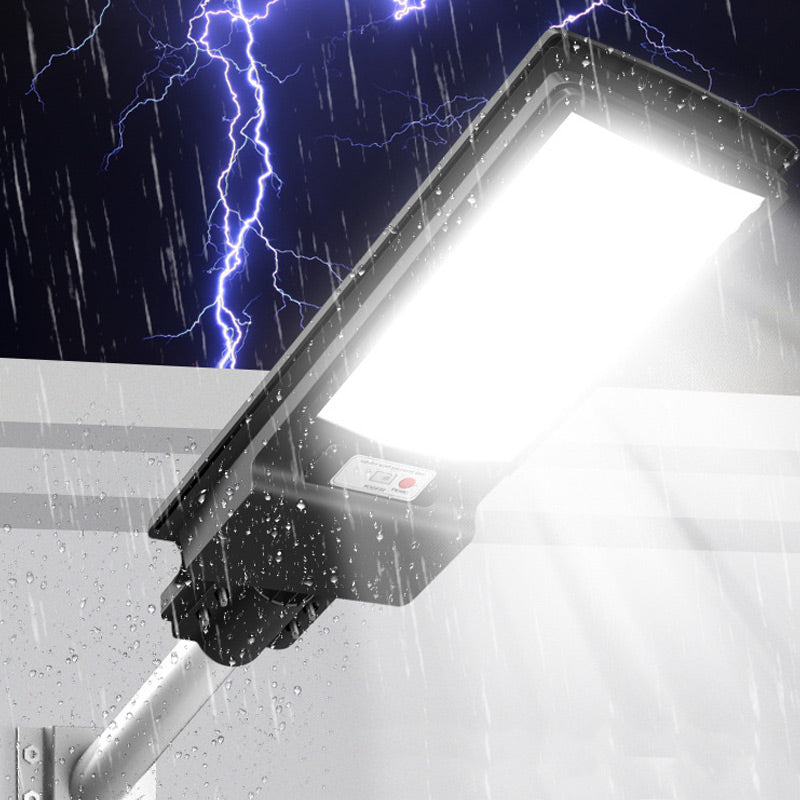 Lampione solare con sensore di movimento e telecomando