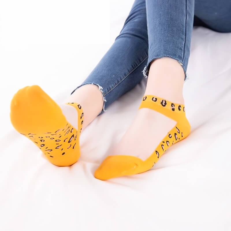 Calzini in pizzo e cristalli