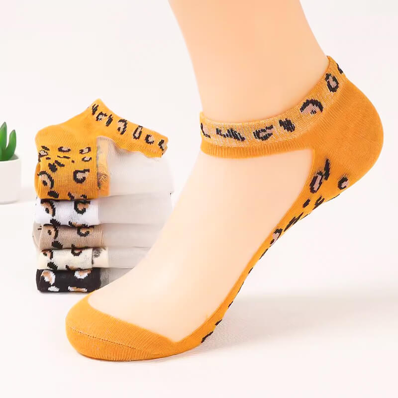 Calzini in pizzo e cristalli