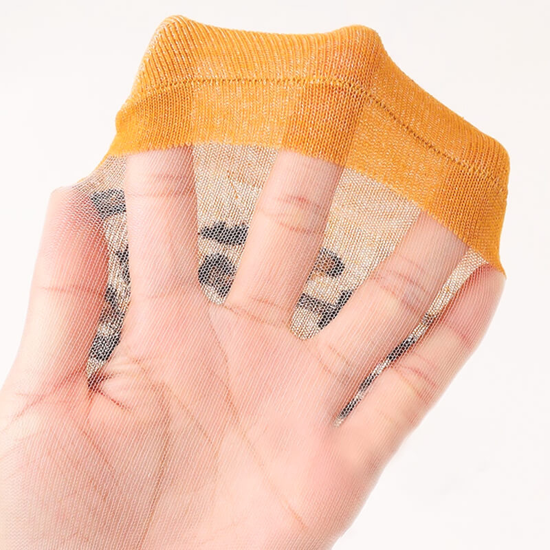 Calzini in pizzo e cristalli