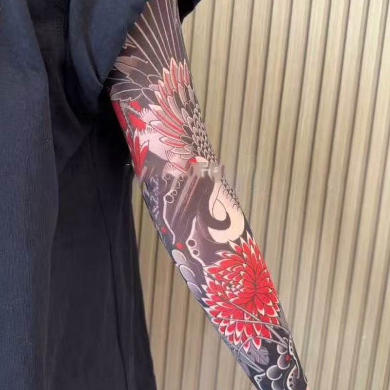 Manicotti Ultra Sottili con Protezione Solare e Stampa Effetto Tatuaggio