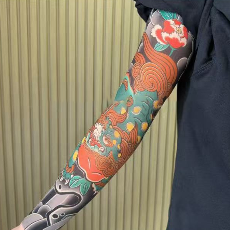 Manicotti Ultra Sottili con Protezione Solare e Stampa Effetto Tatuaggio
