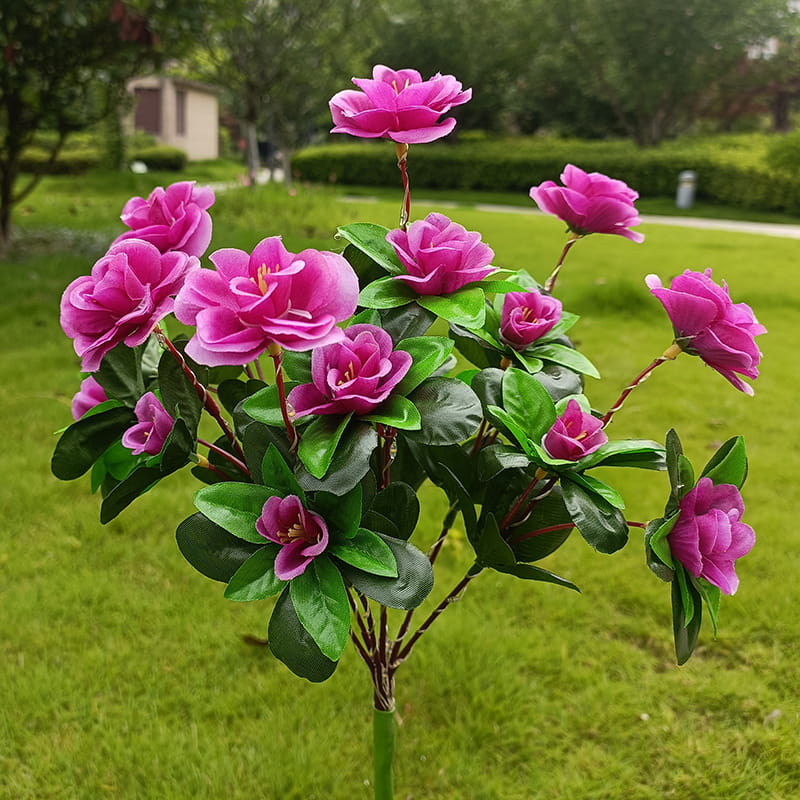 Luce solare da giardino con picchetto e fiore di azalea artificiale
