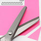 ✂️🧵 Forbici a bordo zig-zag in acciaio inossidabile – Impugnatura ergonomica, anti-sfilacciamento, taglia tessuto, carta e cuoio con una finitura pulita, il coltellino svizzero dei lavori creativi 🌸🎨
