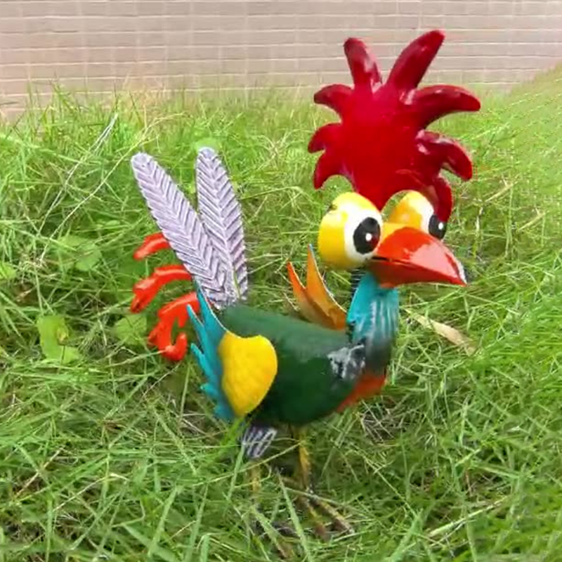 Simpatica Decorazione da Giardino a Forma di Gallo in Metallo
