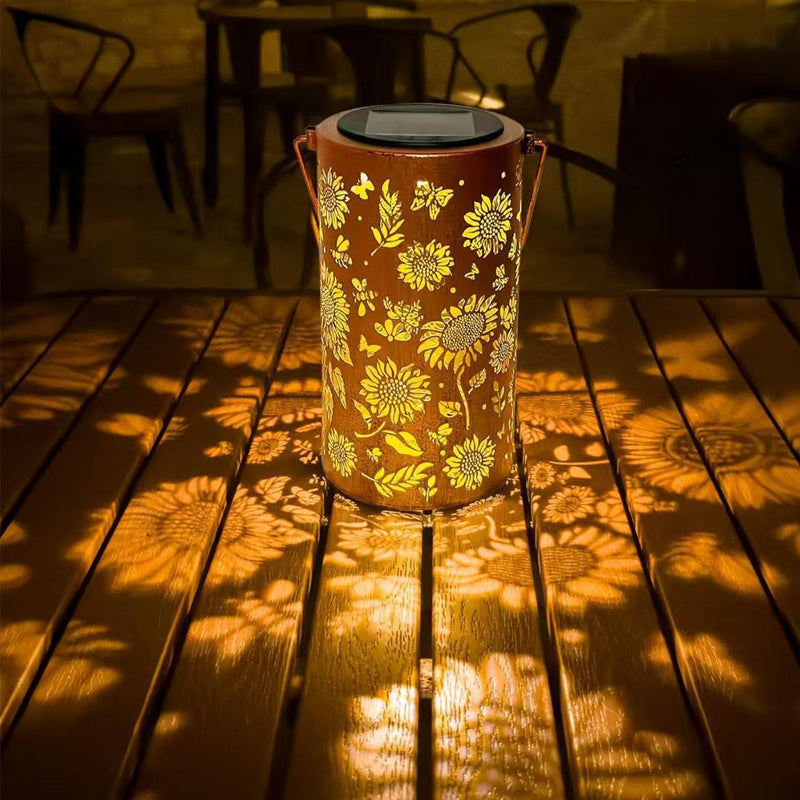 Lanterna solare sospesa con design traforato