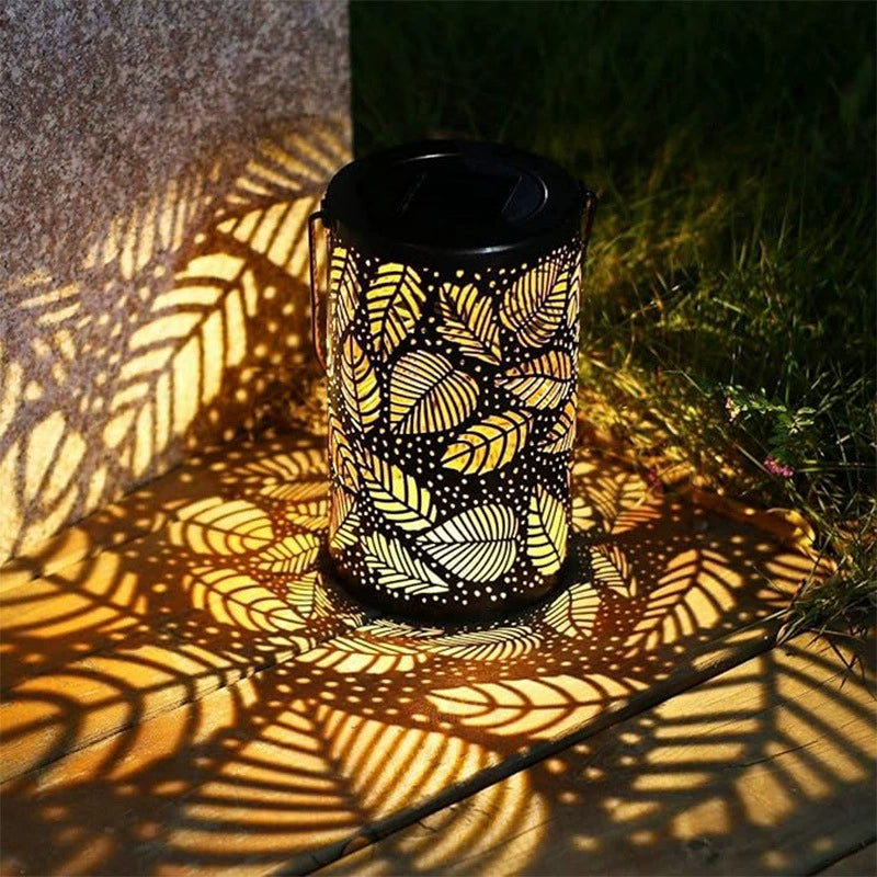 Lanterna solare sospesa con design traforato