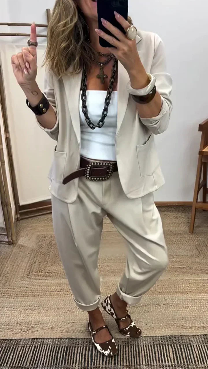 Giacca con colletto da donna + pantaloni - Elegante completo da lavoro