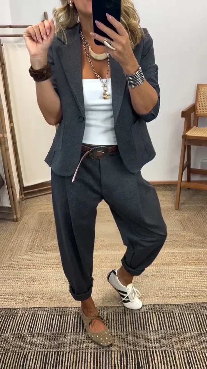 Giacca con colletto da donna + pantaloni - Elegante completo da lavoro