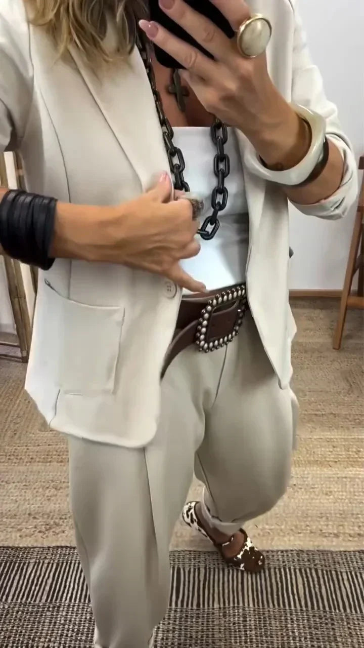 Giacca con colletto da donna + pantaloni - Elegante completo da lavoro