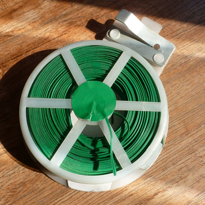 Filo a spirale con lama integrata per il fissaggio delle piante