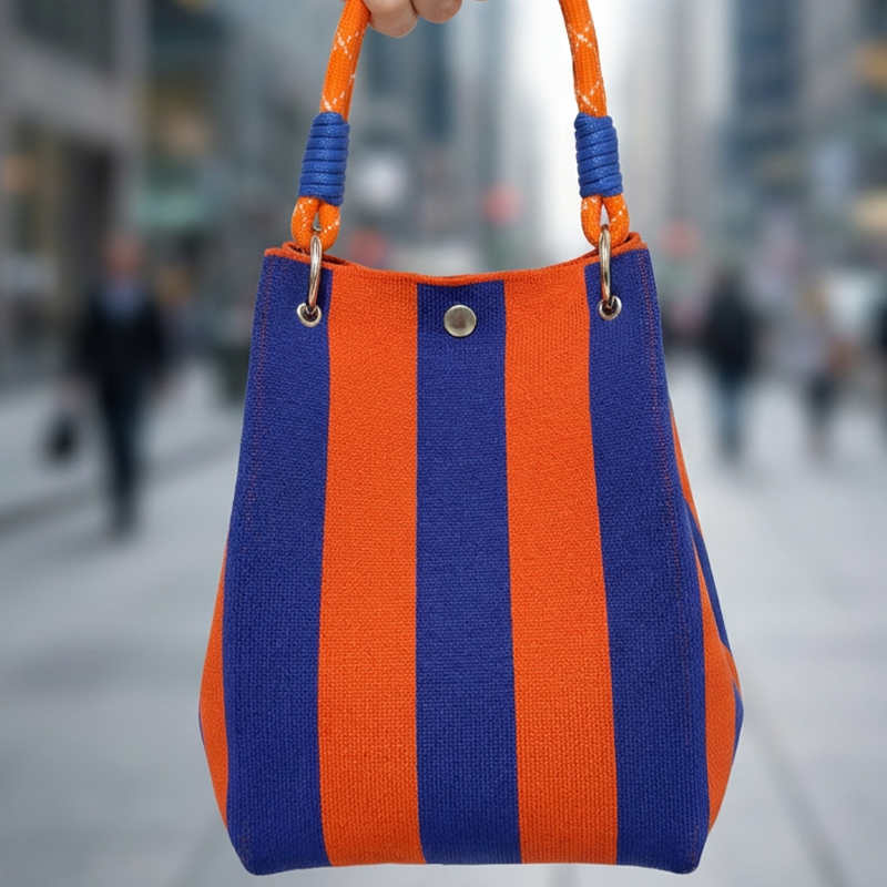Borsa a secchiello in maglia a righe