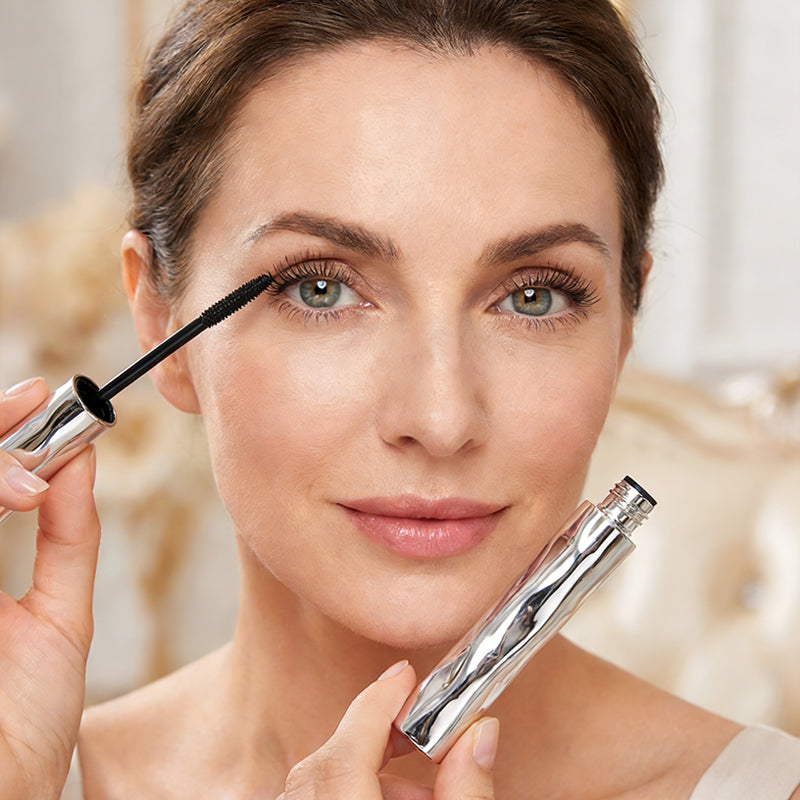 Mascara Waterproof con Scovolino a Spirale per una Curvatura a Lunga Durata