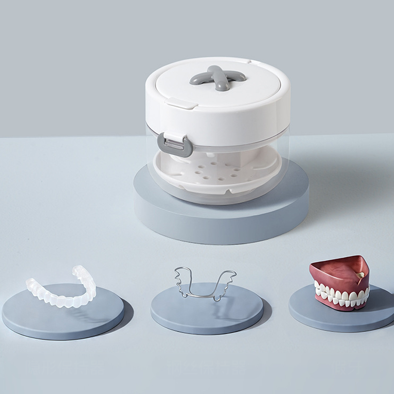 Custodia All-in-One per Apparecchio Dentale – Pulisce, Conserva e Organizza – Bagno, Specchio e Spazzola Inclusi. Chiusura Ermetica, Design Compatto.
