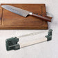 ✨Affilatore Rapido con Abrasivo Diamantato🔪Affila coltelli rapidamente, lama sempre tagliente. Design semplice e sicuro, adatto per coltelli da cucina.