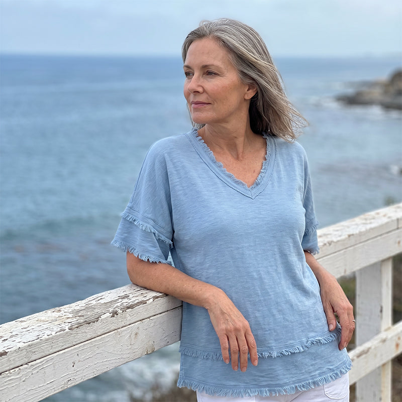 💖T-Shirt Boho da Donna con Scollo a V e Bordi Sfrangiati 🌿 – Vestibilità Ampia, Top Estivo Traspirante in Cotone Morbido👚