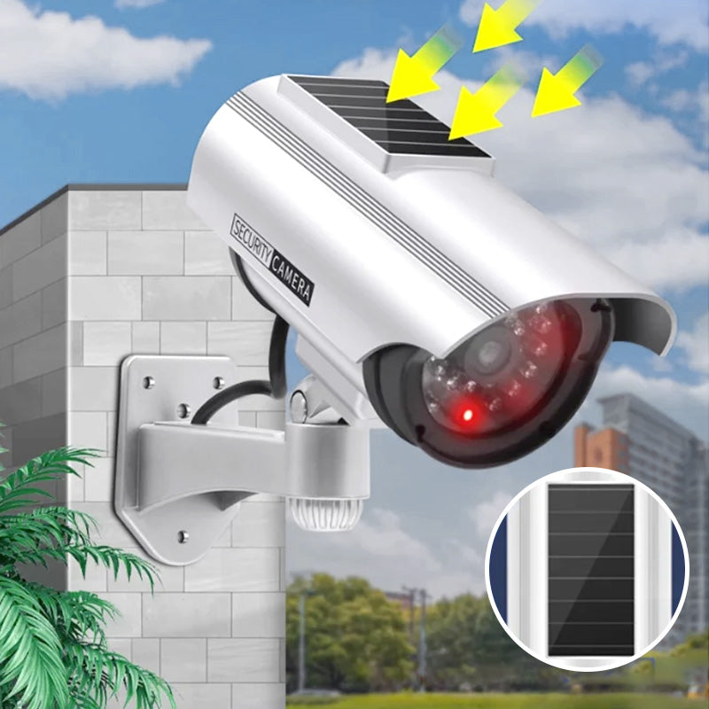 🥳2026 NUOVO ARRIVO🥳💞50K+ VENDUTI!🔥50% DI SCONTO! ☀️📹 Telecamera Finta da Esterno a Energia Solare con LED Lampeggiante — Design realistico, pannello solare auto‑ricaricabile, LED lampeggiante dissuade i malintenzionati, nessun cablaggio necessario ✨
