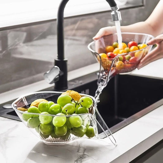 🥳2026 SUPER OFFERTA🥳💞50K+ VENDUTI! 🥗💧 Cestello Scolapasta Multifunzione – design concavo che scola in fretta ed evita che il cibo cada nel lavello. Anche insalatiera: sciacqua, scola e servi in uno! PCTG resistente ed ecologico. 🍎✅