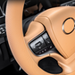 🥳2026 BESTSELLER✨Coprivolante in silicone liquido universale, per volanti 35-38cm. Superficie antiscivolo, protegge le mani dal caldo estivo e dal freddo invernale. Facile da installare e pulire, rinnova subito l'interno dell'auto per una guida sicura🚗