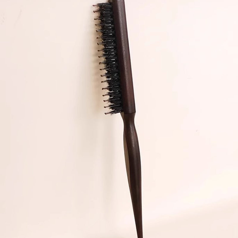 💁✨ Spazzola per capelli con setole naturali e manico a coda di topo – Dì Addio ai nodi e ai capelli spenti! 🚫 Massaggia il cuoio capelluto, distribuisce il sebo e dona lucentezza 💆