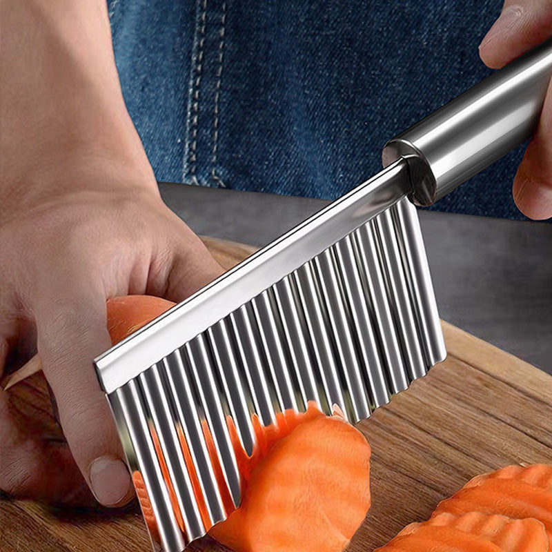 ✨ Coltello ondulato per tagliare verdure – Dì Addio alle fette noiose e monotone! 🚫 Lama in acciaio inox affilata, impugnatura ergonomica, multifunzione, facile da pulire e riporre 🥔