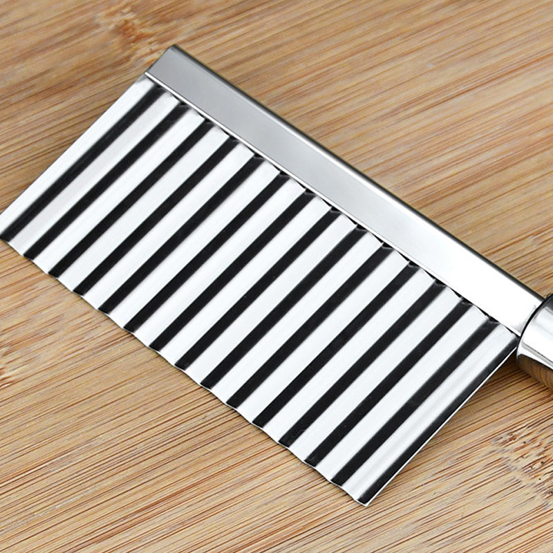 ✨ Coltello ondulato per tagliare verdure – Dì Addio alle fette noiose e monotone! 🚫 Lama in acciaio inox affilata, impugnatura ergonomica, multifunzione, facile da pulire e riporre 🥔